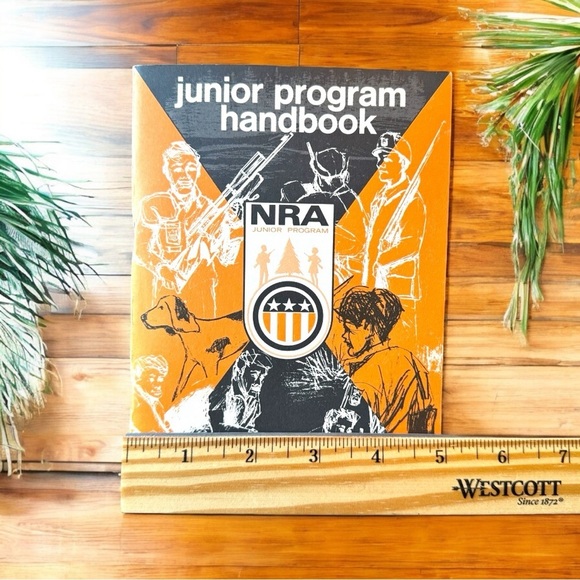 VINTAGE 1971 NRA Junior Program Handbook - Softcover - Picture 8 of 9